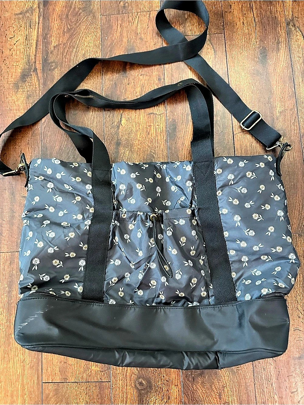 Thirty-One Floral Tote Bag in Black